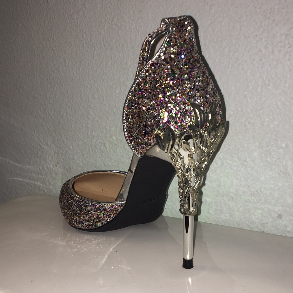 Heels - Picture 3 of 4